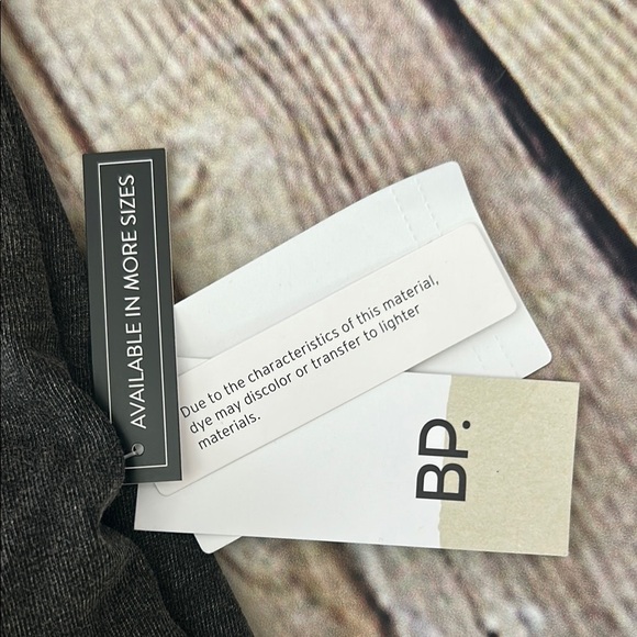 Black Cropped T-Shirt - Picture 3 of 4